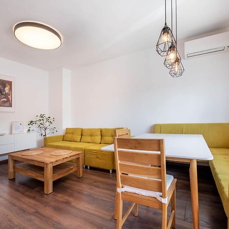 Cosy Apartment In Central וארנה מראה חיצוני תמונה